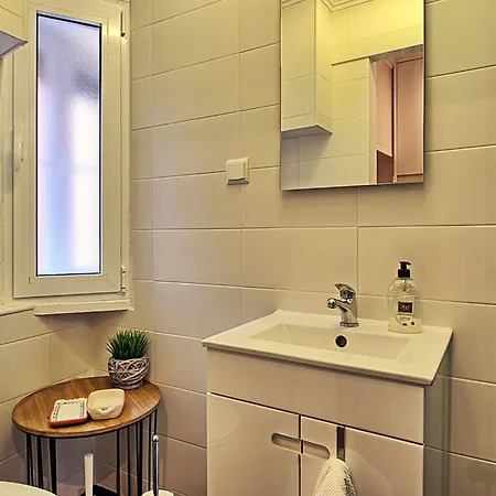 Apartamento Heiliger Lazarus By Interhome